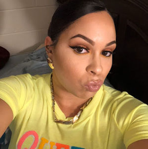 Meet your Posher, Xiomara